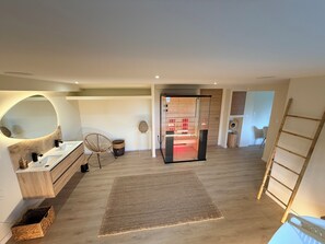 Room - Vrbo Property (VAIVRE ET MONTOILLE)