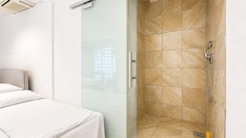 Basic-Apartment | Badezimmer | Dusche, Haartrockner, Handtücher, Seife