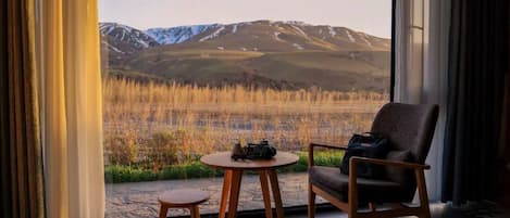 Luxury Suite | Down comforters, blackout drapes, WiFi (free)