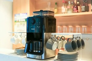 Kaffee und/oder Kaffeemaschine