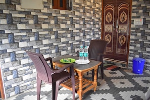 Dining - Sri Thirumalaivasa Guest House (Tiruvannamalai)