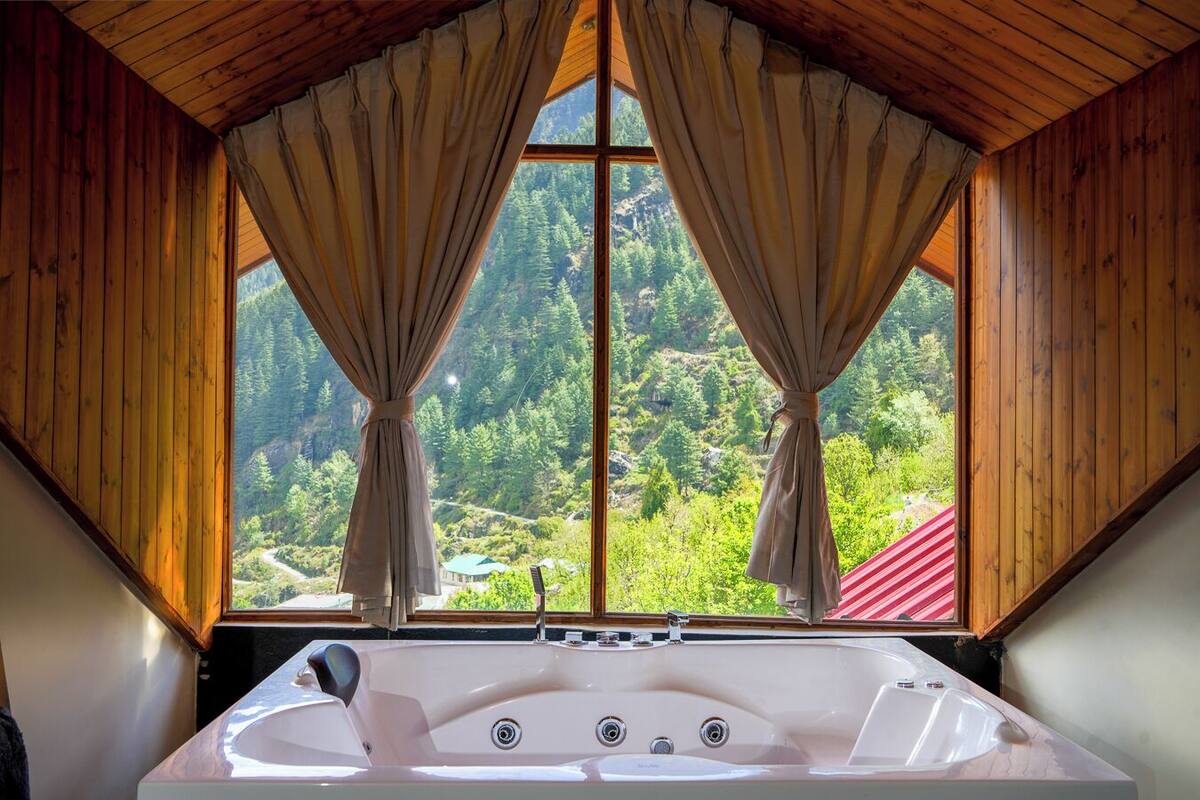 Suite, Balkon, Hügelblick | Badezimmer | Handtücher, Seife, Shampoo, Toilettenpapier