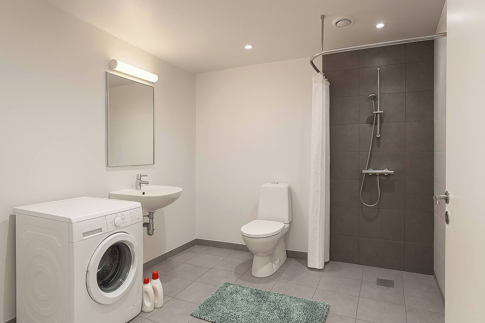 Apartment, 2 Schlafzimmer, barrierefrei | Badezimmer