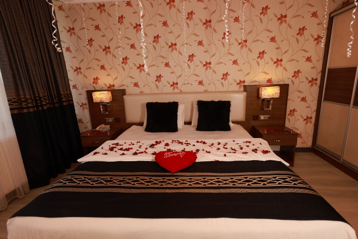 Double or Twin Room, 1 Double Bed, City View | In-room safe, free WiFi