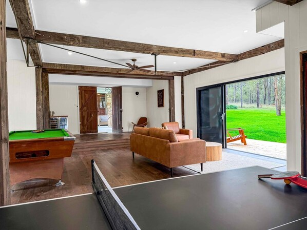 Games room - Highwoods Cottage - Authentic charm in the heart of Wine Country (Pokolbin)