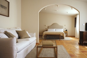 In-room safe, desk, laptop workspace, blackout curtains - Palacio de Paradinas (Paradinas)