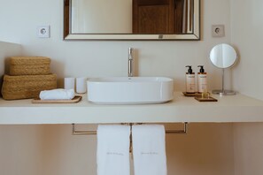 Doppia Superior, balcone, vista montagna | Bagno