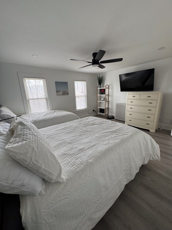 Room - Modern home near SUNY Oneonta & Hartwick College (Oneonta)