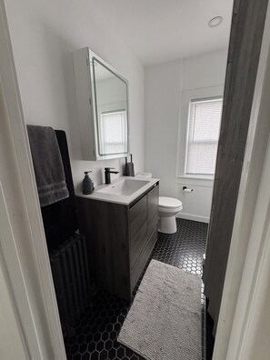 Bathroom - Modern home near SUNY Oneonta & Hartwick College (Oneonta)