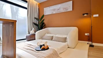 1 bedroom, desk, iron/ironing board, WiFi