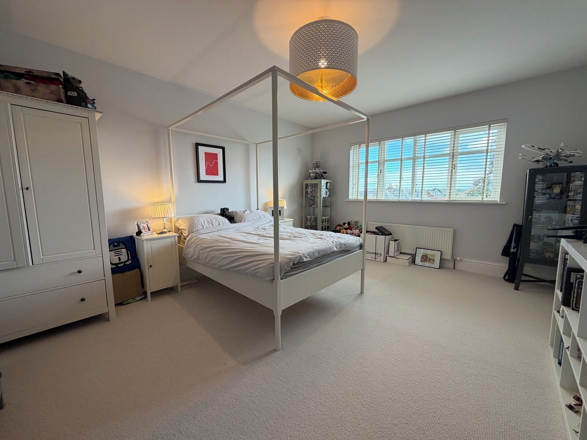 4 bedrooms, iron/ironing board, internet