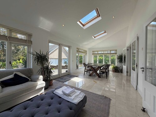 Luxury 4BDR Retreat With Garden and Workspace