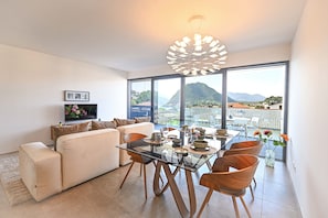 Dining - Design Apartment Gottardo with Views over Lugano (Massagno)