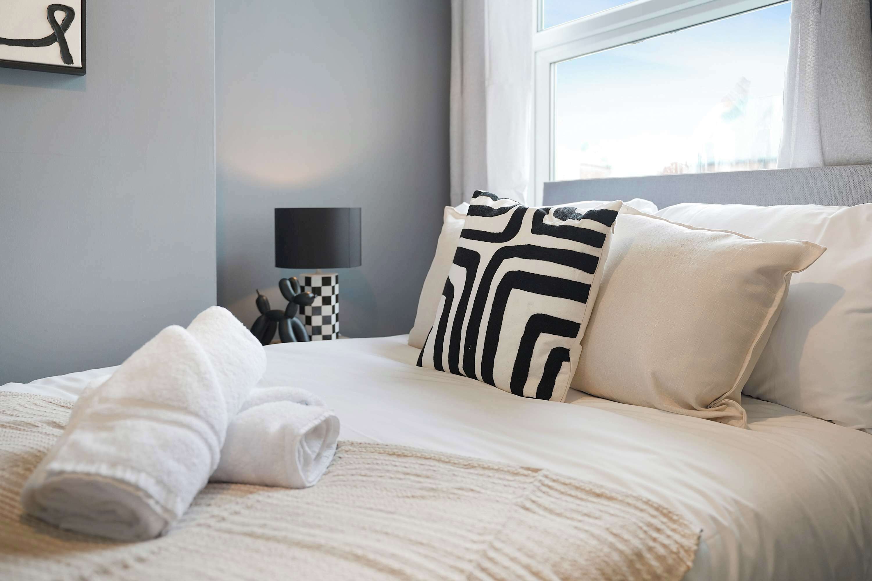 Iron/ironing board, WiFi, bed sheets
