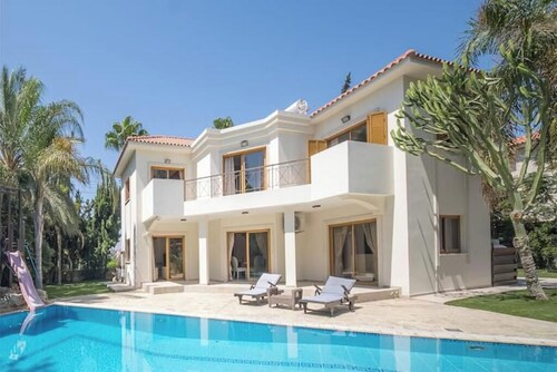 Blue Pearl Villa - 6 Bedroom