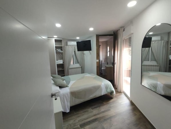 Suite, 1 Queen Bed, Balcony | Free WiFi
