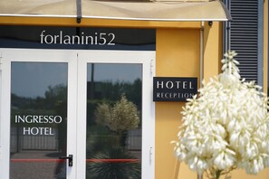Exterior detail - F52 Hotel (Parma)