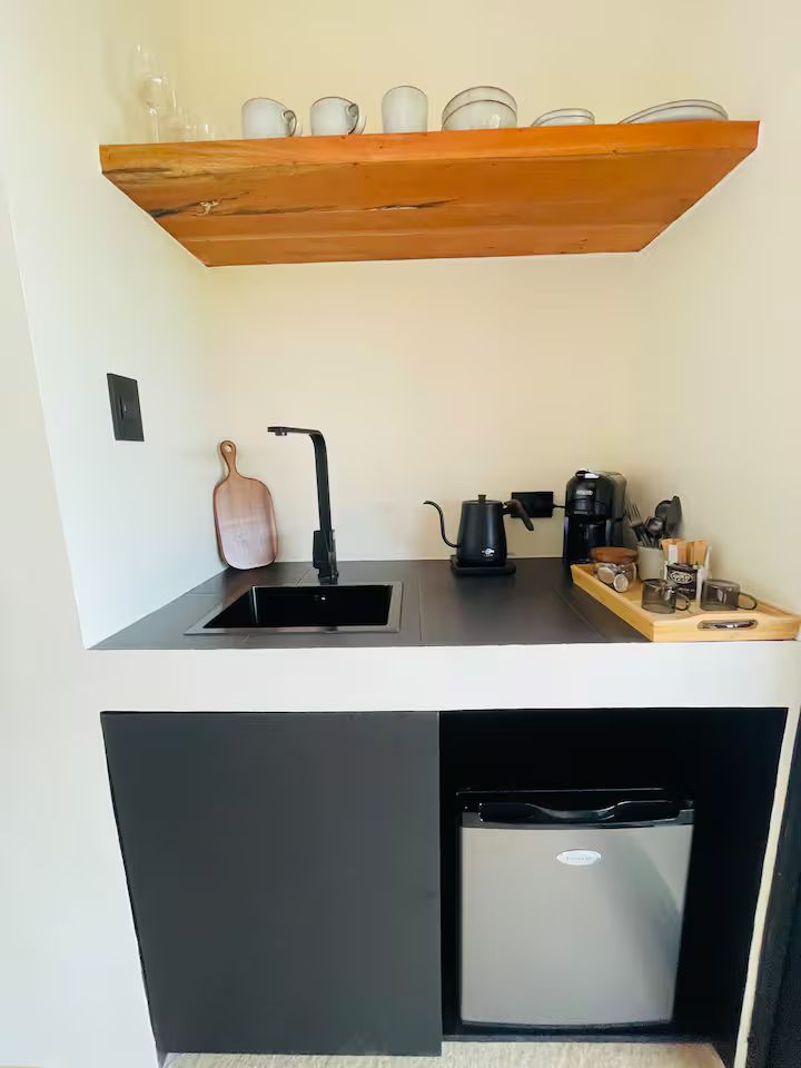 Studio Suite, Private Pool, Garden View | Private kitchen | Mini-fridge, microwave