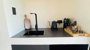 Studio Suite, Private Pool, Garden View | Private kitchen | Mini-fridge, microwave