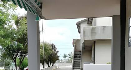 Seaside House with Private Entrance, Steps from Beach and Station