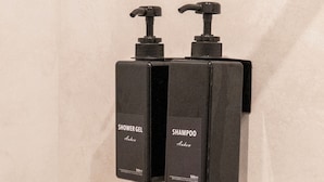 Bathroom amenities - Giusi Rooms - Piazza Vittorio Guesthouse (Rome)