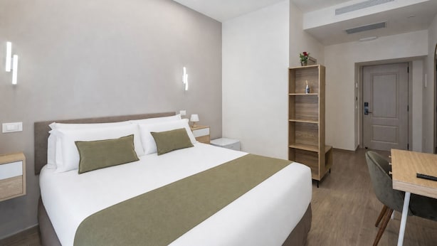 Standard Double Room | Free WiFi - Giusi Rooms - Piazza Vittorio Guesthouse (Rome)