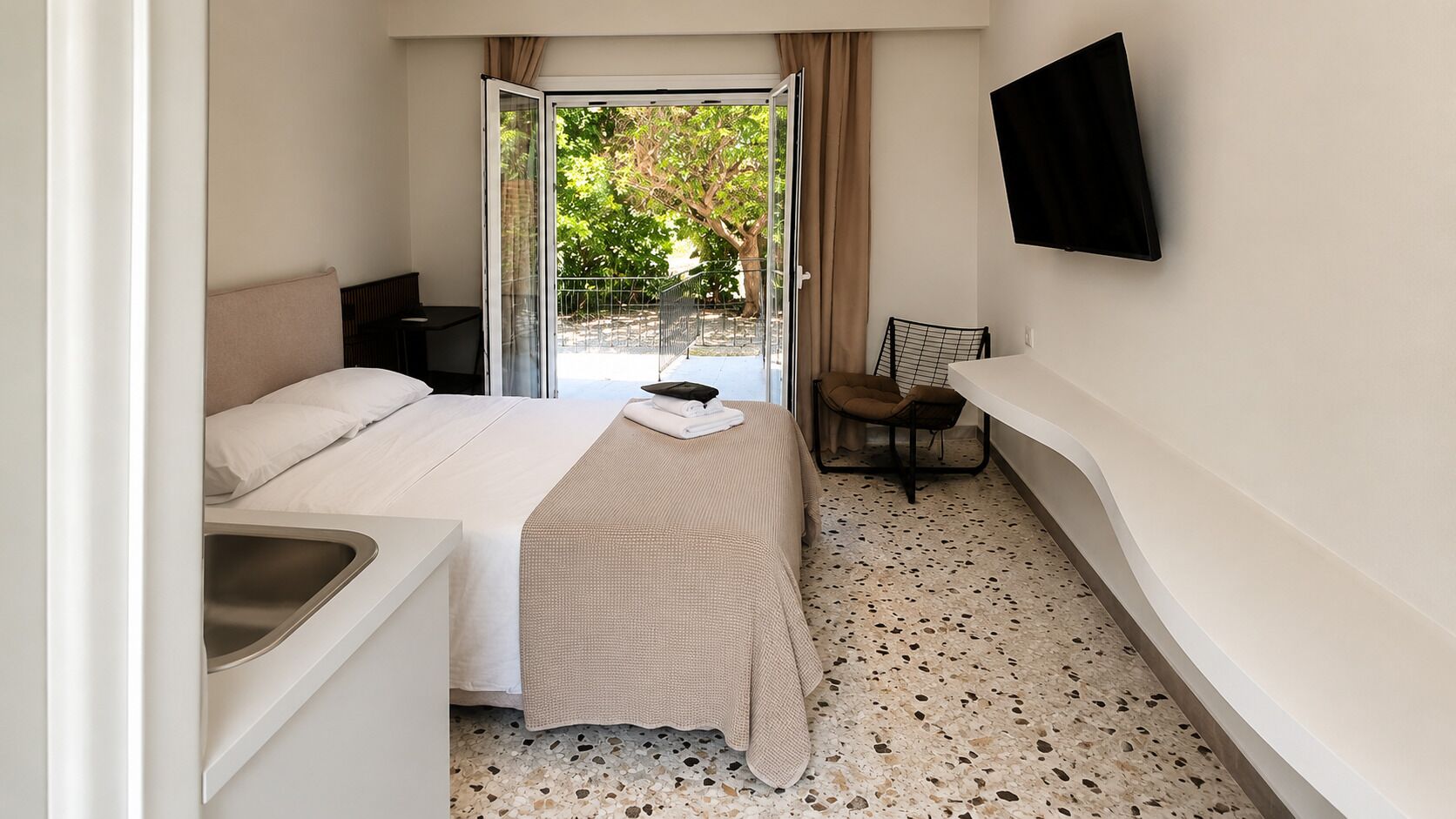 Standard Double Room | Egyptian cotton sheets, premium bedding, pillowtop beds, blackout drapes