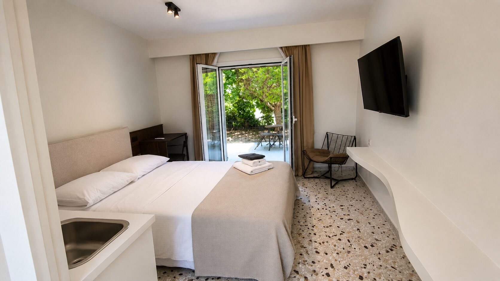 Habitación doble estándar | Sábanas de algodón egipcio y ropa de cama de alta calidad 