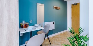 Dining - Adorable 1-bedroom apartment in charming Preston Centre (Preston)