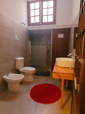 Bathroom - Triple Room with Private Bathroom and Wi-Fi (Las Palmas de Gran Canaria)