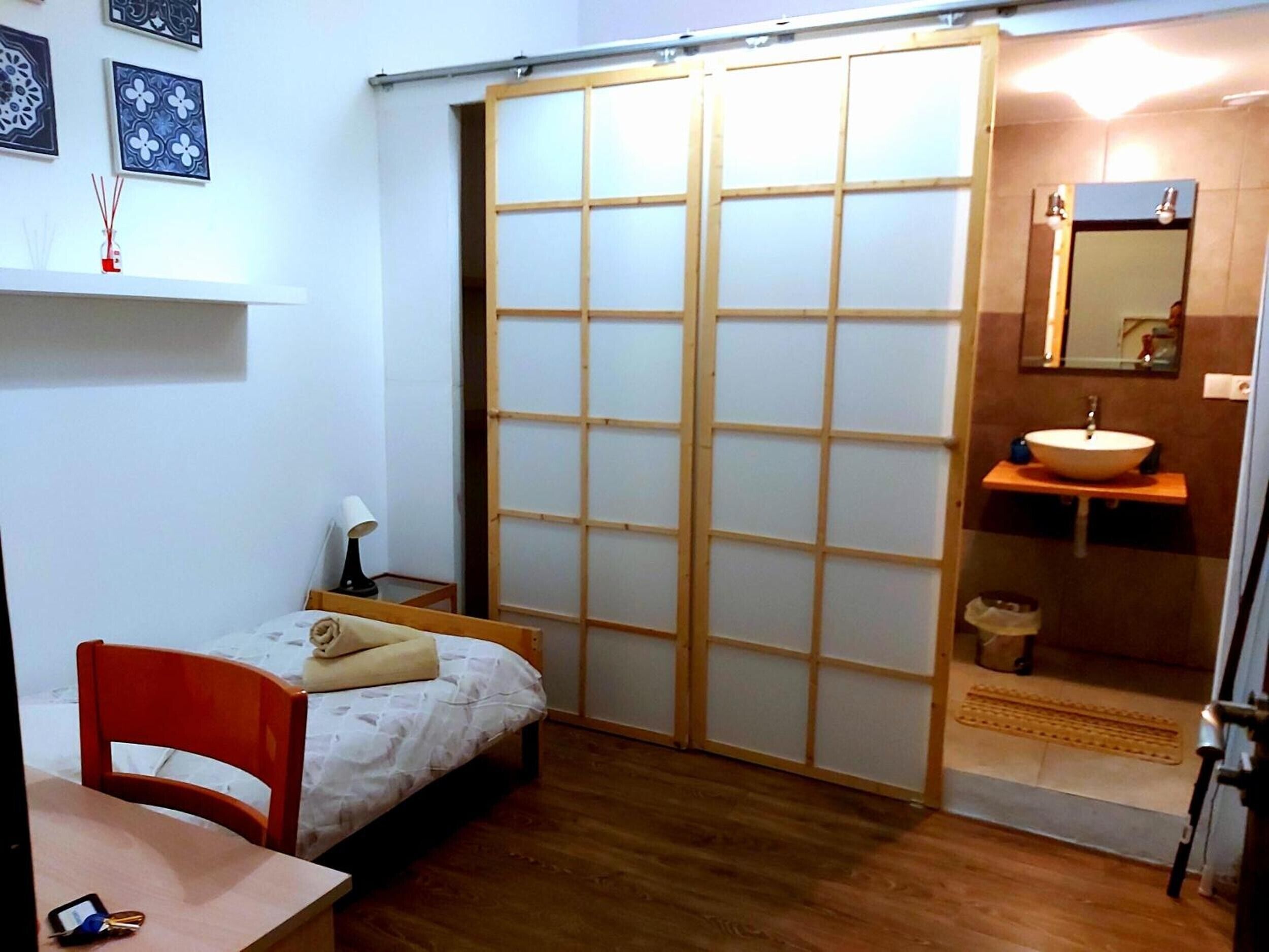 1 habitación, wifi y ropa de cama 