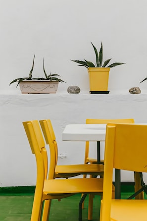 Outdoor dining - 'Casa Canaria - Gran Canaria' with Private Terrace and Wi-Fi (Las Palmas de Gran Canaria)