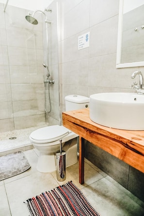 Bathroom - 'Casa Canaria - Gran Canaria' with Private Terrace and Wi-Fi (Las Palmas de Gran Canaria)