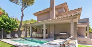 Outdoor dining - Villa Sandline | Beachside - Pool - Cinema (Marbella)