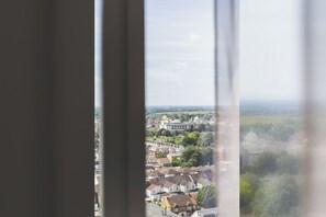 Interior - Modern 1BDR Flat Near Elizabeth Line and Heathrow (Greater London)