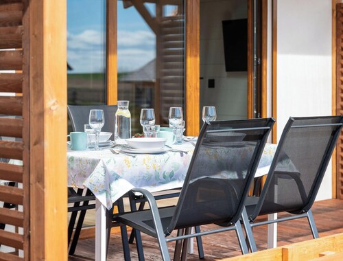 Cozy 2-bedroom house in charming Mielenko with AC