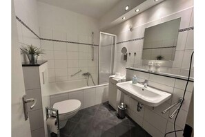 Bathroom - Vrbo Property (Bad Harzburg)