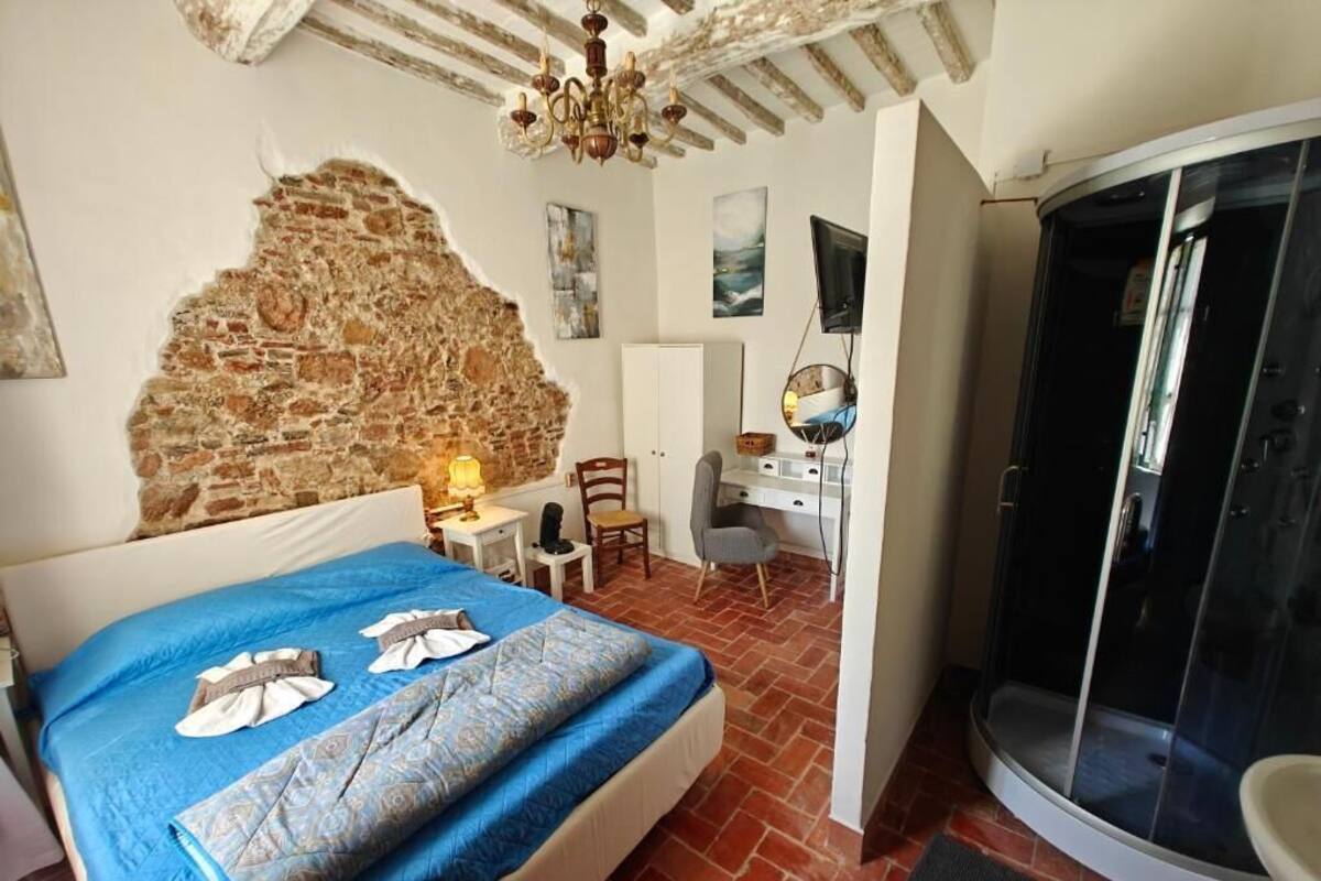 Blackout drapes, iron/ironing board, free WiFi