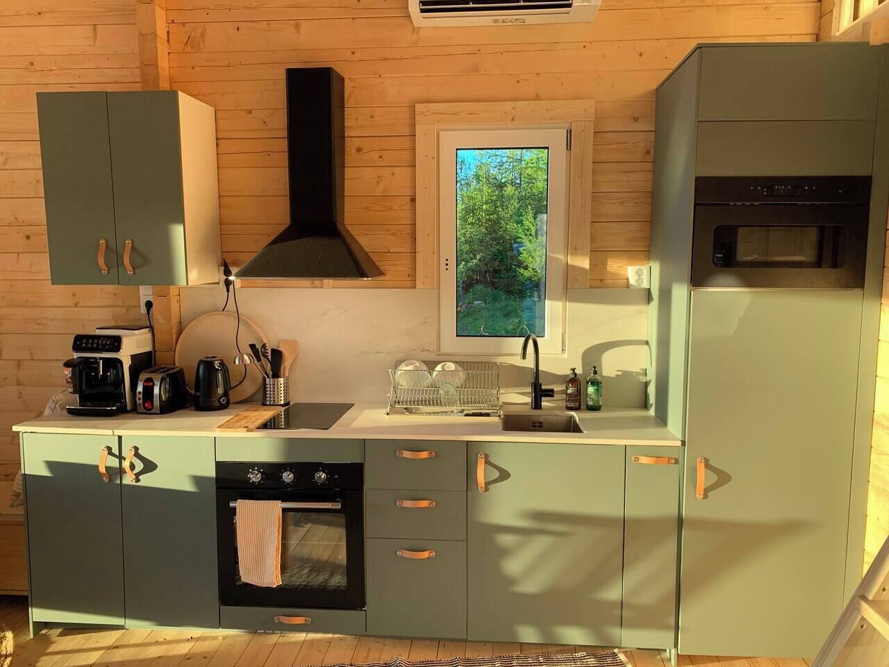 Fridge, microwave, electric kettle, cookware/dishes/utensils