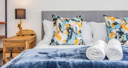 Otter's Oarsman | Stanford | Luxury | Pool