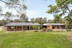 Exterior - Arielle’s haven (Cedar Creek)