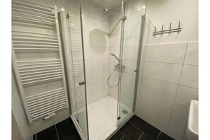 Bathroom - Vrbo Property (Bad Harzburg)