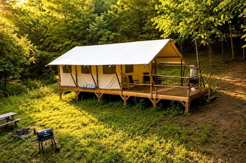 Secluded Off-Grid Glamping Tent on 180 Acres near Ponds & Forest Trails, Lenoir, NC