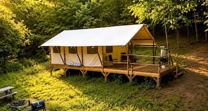 Secluded Off-Grid Glamping Tent on 180 Acres near Ponds & Forest Trails, Lenoir, NC