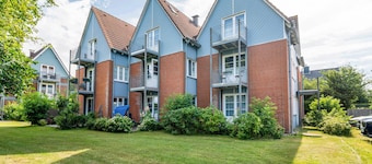 Apartment 'Fiete Pellworm' with Shared Terrace, Shared Garden and Wi-Fi