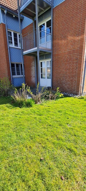 Exterior - Apartment 'Fiete Pellworm' with Shared Terrace, Shared Garden and Wi-Fi (Pellworm)