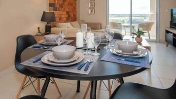 Appartement, vue ville | Restauration