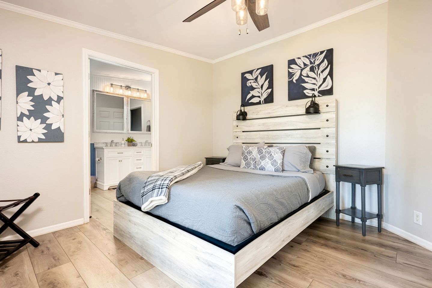 4 bedrooms, desk, iron/ironing board, travel crib