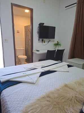 Habitación básica doble | Escritorio y wifi gratis 