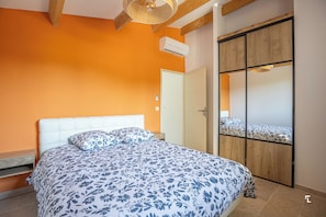 Room - Vrbo Property (La Ciotat)